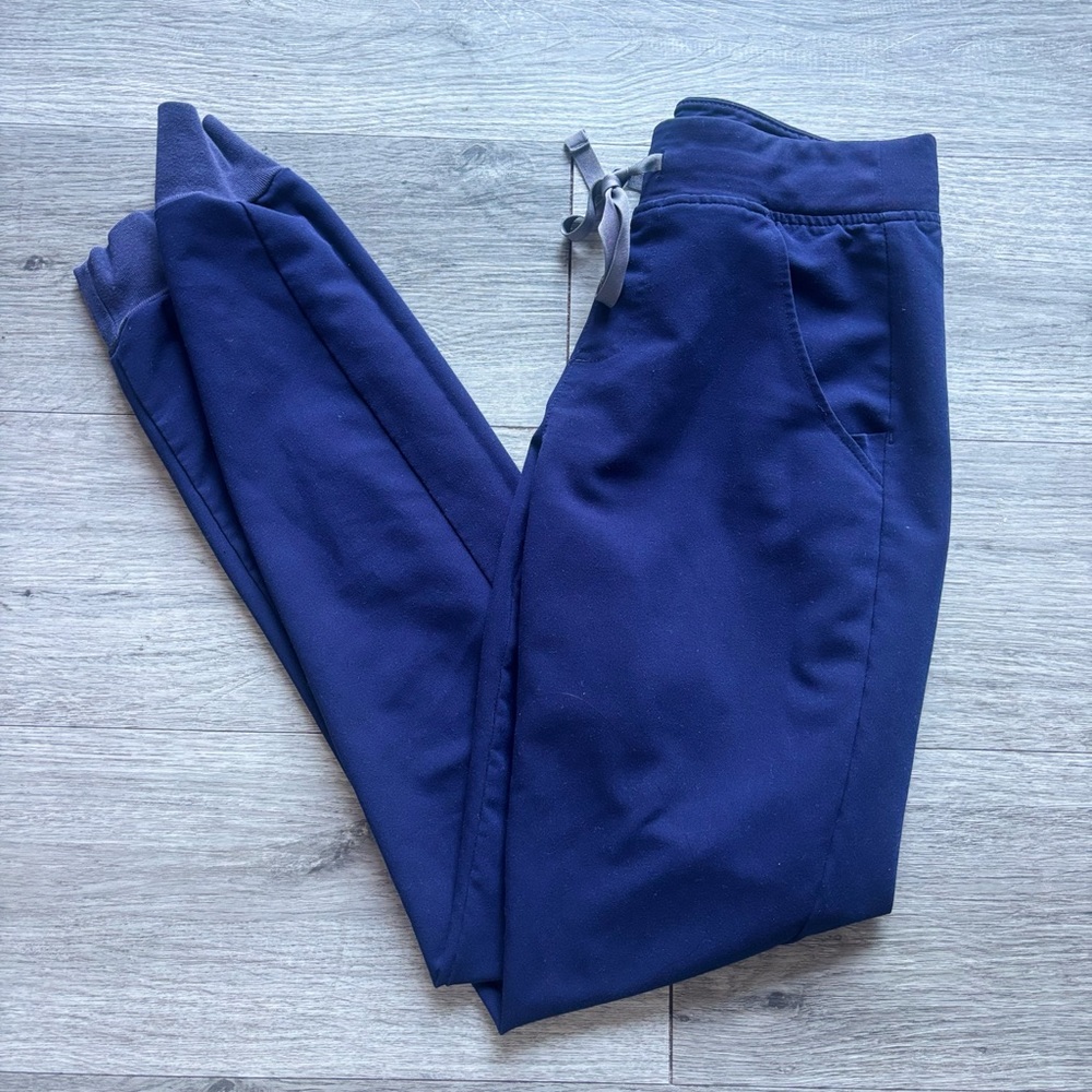 FIGS Zamora jogger navy blue excellent condition